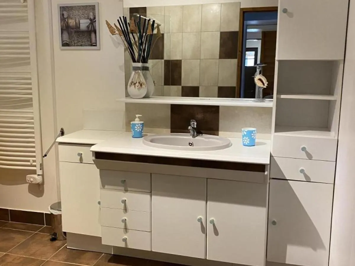 Gite De Charme Avec Piscine Couverte, Sauna Et Bain Nordique En Pleine Nature - Fr-1-489-255 Vernusse 0*,  France